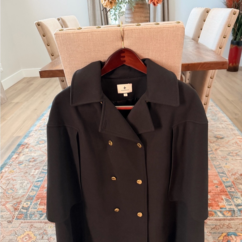 Elegant Black Double-Breasted Women's Winter Cape